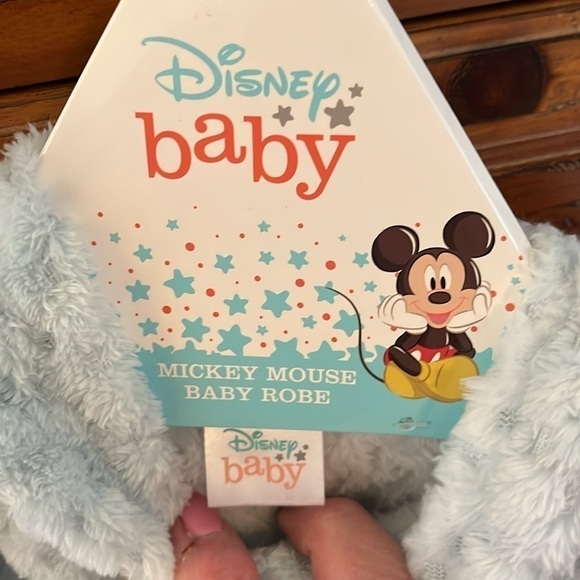 NWT Disney Baby Light Blue Robe 0-12 Months - Picture 2 of 4